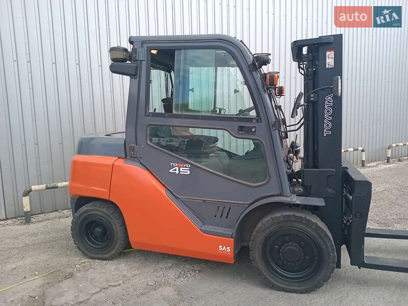 Вилочный погрузчик Toyota FD 2018 в Киеве фото 3 Вилочный погрузчик Toyota FD 2018 в Киеве