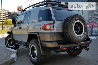 Внедорожник / Кроссовер Toyota FJ Cruiser 2013 в Киеве