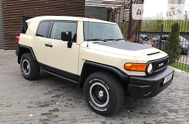 Toyota FJ Cruiser 2011