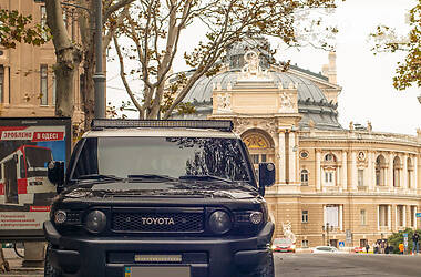 Позашляховик / Кросовер Toyota FJ Cruiser 2006 в 