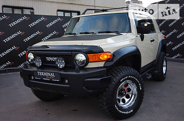 Позашляховик / Кросовер Toyota FJ Cruiser 2010 в Одесі