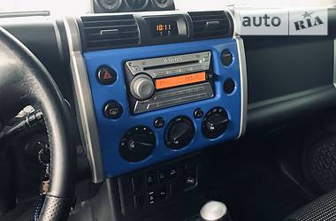 Позашляховик / Кросовер Toyota FJ Cruiser 2006 в 