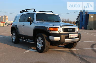 Позашляховик / Кросовер Toyota FJ Cruiser 2007 в 