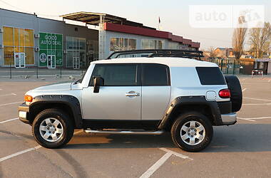 Позашляховик / Кросовер Toyota FJ Cruiser 2007 в 