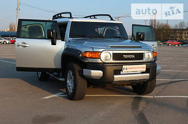 Позашляховик / Кросовер Toyota FJ Cruiser 2007 в 