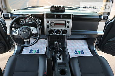 Позашляховик / Кросовер Toyota FJ Cruiser 2007 в 