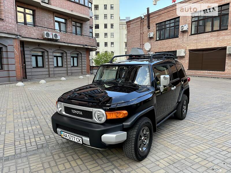 Позашляховик / Кросовер Toyota FJ Cruiser 2007 в Києві