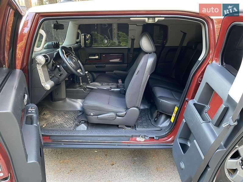 Внедорожник / Кроссовер Toyota FJ Cruiser 2008 в Новомосковске