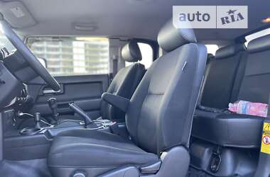 Позашляховик / Кросовер Toyota FJ Cruiser 2006 в 