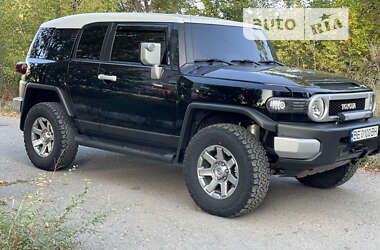 Внедорожник / Кроссовер Toyota FJ Cruiser 2013 в Киеве