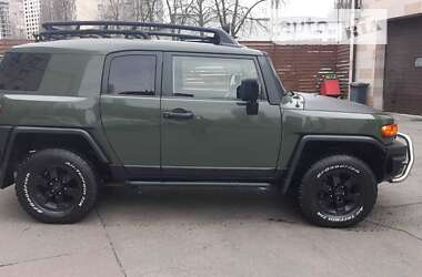 Внедорожник / Кроссовер Toyota FJ Cruiser 2011 в Киеве