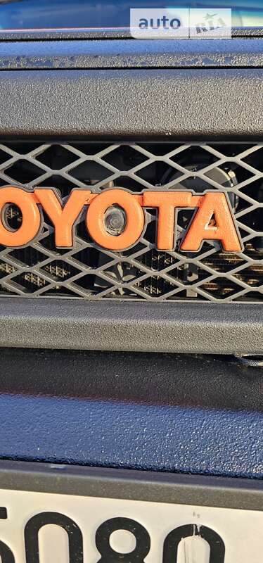 Внедорожник / Кроссовер Toyota FJ Cruiser 2008 в Березане