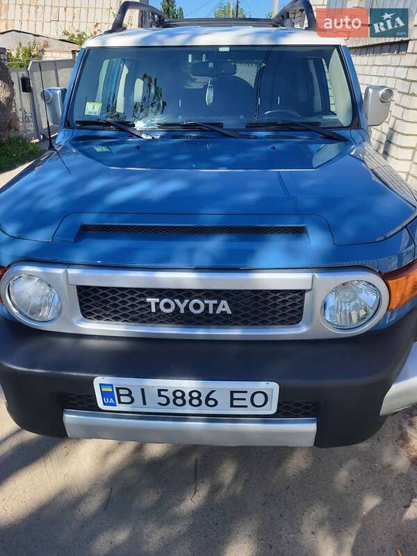 Позашляховик / Кросовер Toyota FJ Cruiser 2011 в Кременчуці