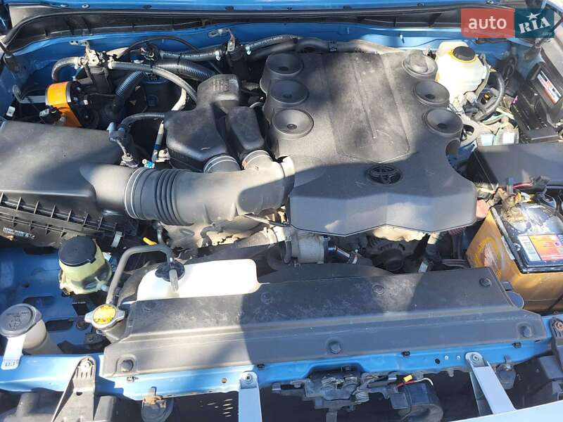 Позашляховик / Кросовер Toyota FJ Cruiser 2011 в Кременчуці