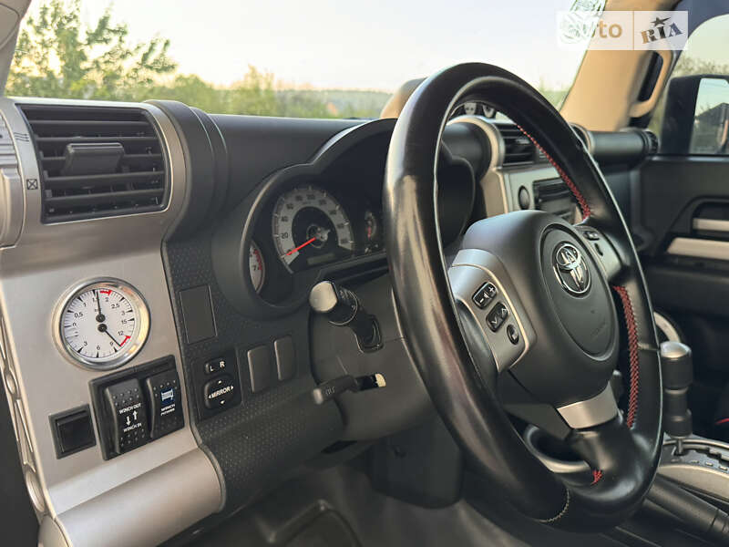 Внедорожник / Кроссовер Toyota FJ Cruiser 2021 в Ивано-Франковске