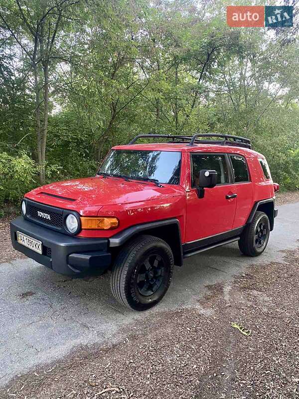 Внедорожник / Кроссовер Toyota FJ Cruiser 2012 в Киеве