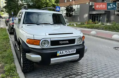 Toyota FJ Cruiser 2010