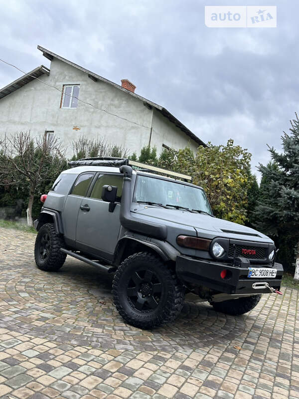 Позашляховик / Кросовер Toyota FJ Cruiser 2007 в Дрогобичі