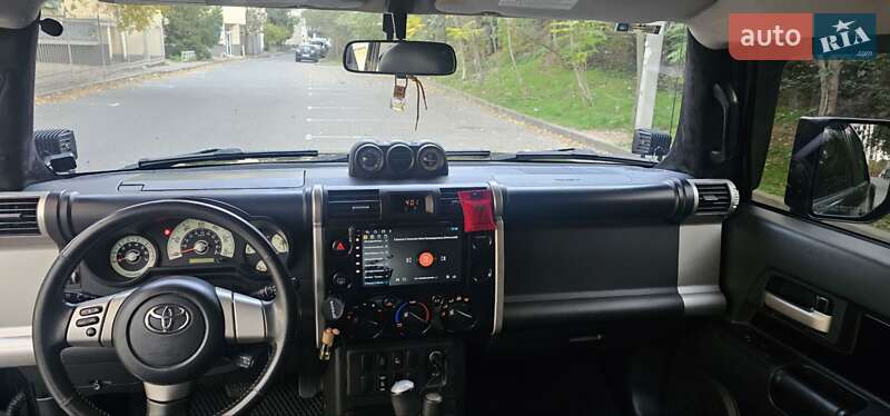 Внедорожник / Кроссовер Toyota FJ Cruiser 2006 в Одессе фото 28 Внедорожник / Кроссовер Toyota FJ Cruiser 2006 в Одессе
