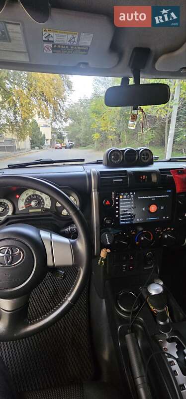 Внедорожник / Кроссовер Toyota FJ Cruiser 2006 в Одессе фото 29 Внедорожник / Кроссовер Toyota FJ Cruiser 2006 в Одессе