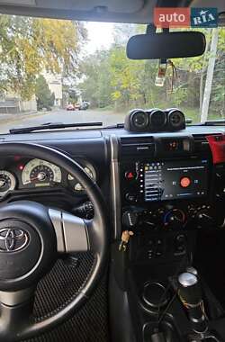 Внедорожник / Кроссовер Toyota FJ Cruiser 2006 в 