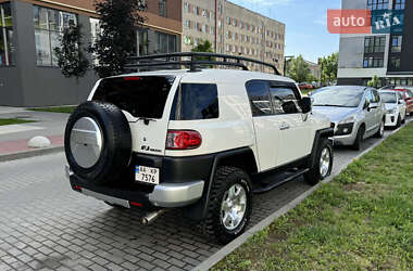 Внедорожник / Кроссовер Toyota FJ Cruiser 2010 в Киеве