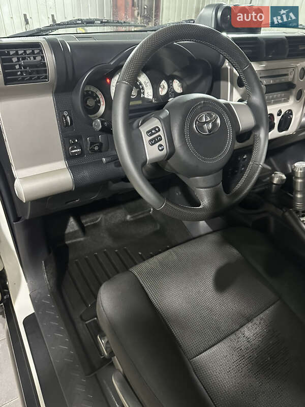 Внедорожник / Кроссовер Toyota FJ Cruiser 2008 в Шостке