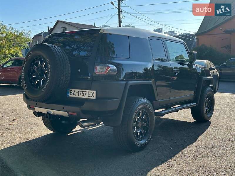 Внедорожник / Кроссовер Toyota FJ Cruiser 2010 в Киеве фото 10 Внедорожник / Кроссовер Toyota FJ Cruiser 2010 в Киеве