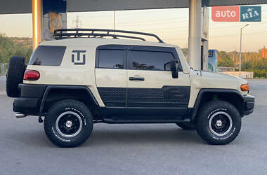 Позашляховик / Кросовер Toyota FJ Cruiser 2010 в Смілі