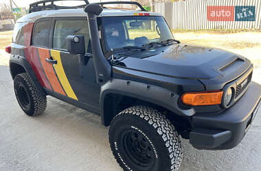 Внедорожник / Кроссовер Toyota FJ Cruiser 2006 в 