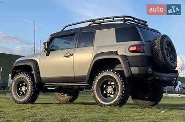 Внедорожник / Кроссовер Toyota FJ Cruiser 2008 в 