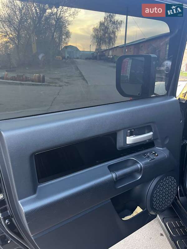 Внедорожник / Кроссовер Toyota FJ Cruiser 2008 в Ружине