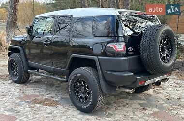 Позашляховик / Кросовер Toyota FJ Cruiser 2009 в 