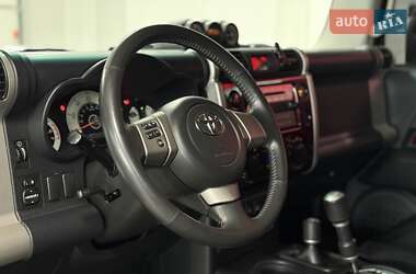 Позашляховик / Кросовер Toyota FJ Cruiser 2007 в 