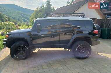 Внедорожник / Кроссовер Toyota FJ Cruiser 2006 в Сваляве