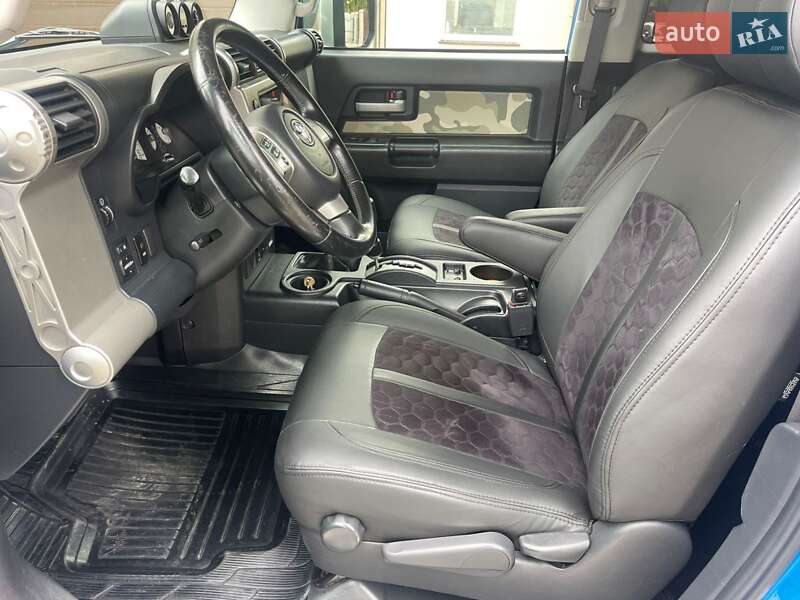 Внедорожник / Кроссовер Toyota FJ Cruiser 2006 в Одессе