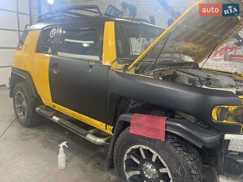 Внедорожник / Кроссовер Toyota FJ Cruiser 2008 в Ирпене