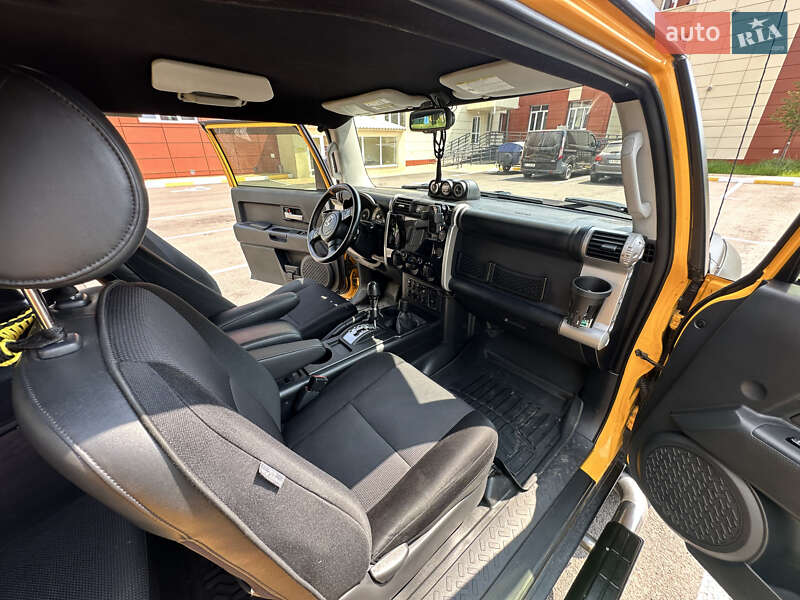 Внедорожник / Кроссовер Toyota FJ Cruiser 2008 в Ирпене