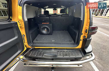 Позашляховик / Кросовер Toyota FJ Cruiser 2008 в 