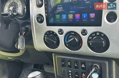 Позашляховик / Кросовер Toyota FJ Cruiser 2008 в 