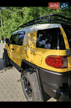 Внедорожник / Кроссовер Toyota FJ Cruiser 2006 в 