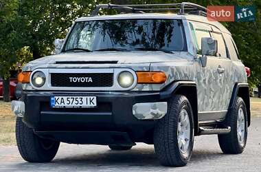 Внедорожник / Кроссовер Toyota FJ Cruiser 2006 в 