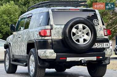 Внедорожник / Кроссовер Toyota FJ Cruiser 2006 в 