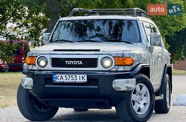 Внедорожник / Кроссовер Toyota FJ Cruiser 2006 в 