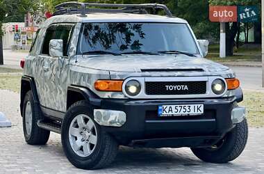 Внедорожник / Кроссовер Toyota FJ Cruiser 2006 в 