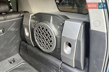 Внедорожник / Кроссовер Toyota FJ Cruiser 2006 в 