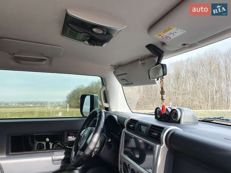 Внедорожник / Кроссовер Toyota FJ Cruiser 2021 в Хмельницком