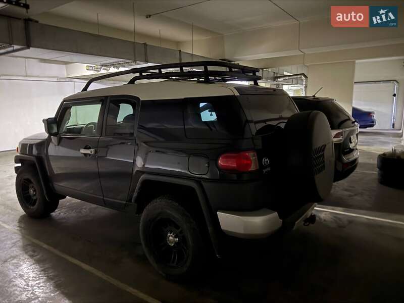 Внедорожник / Кроссовер Toyota FJ Cruiser 2008 в Киеве