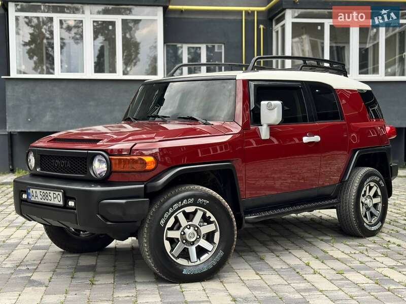 Позашляховик / Кросовер Toyota FJ Cruiser 2008 в 