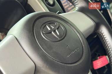 Позашляховик / Кросовер Toyota FJ Cruiser 2008 в 